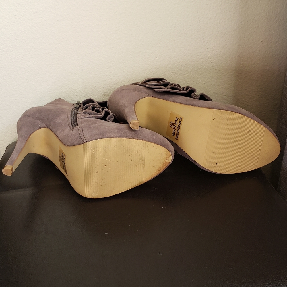 Fahrenheit Ruffle Ankle Boot - Picture 5 of 8
